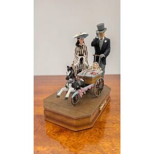 Gone With The Wind Rhett Scarlett Baby Carriage San Francisco Musical Box